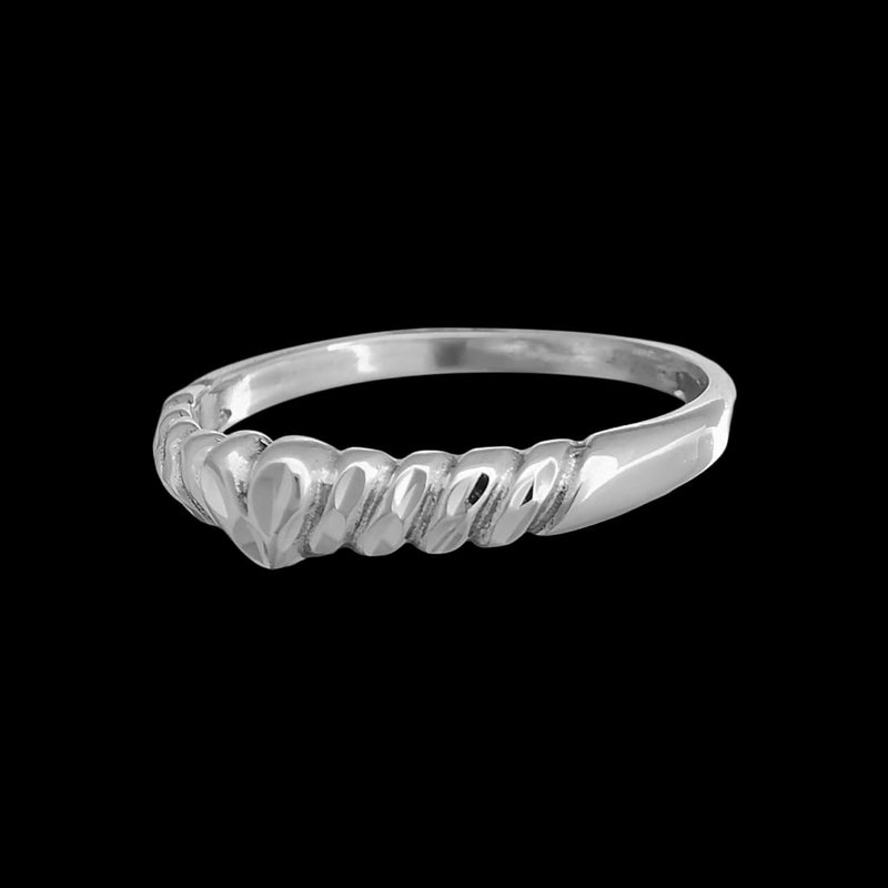 Diamond Cut Groovy Heart Ring