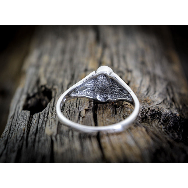 The Iris Ring, inlaid with Lapis Lazuli Size: 7