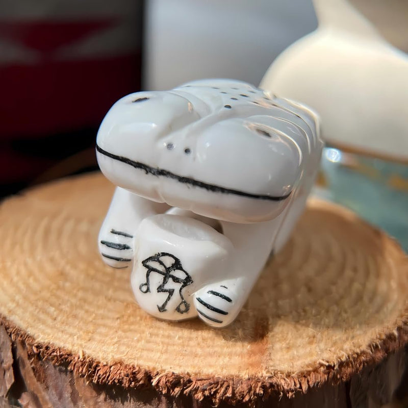 Zuni Smiling Chameleon Fetish with Lightning Storm Symbol