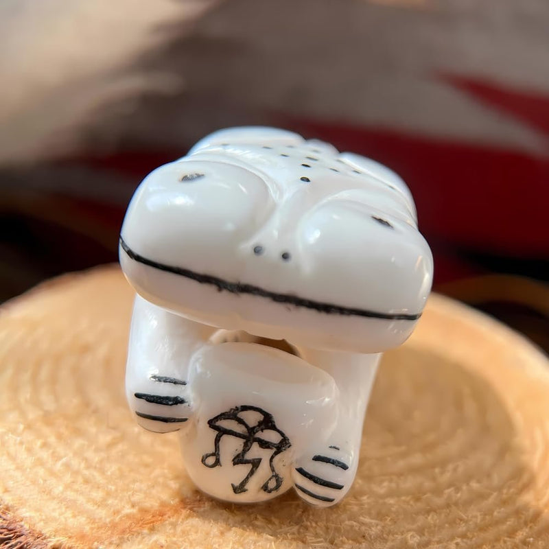 Zuni Smiling Chameleon Fetish with Lightning Storm Symbol