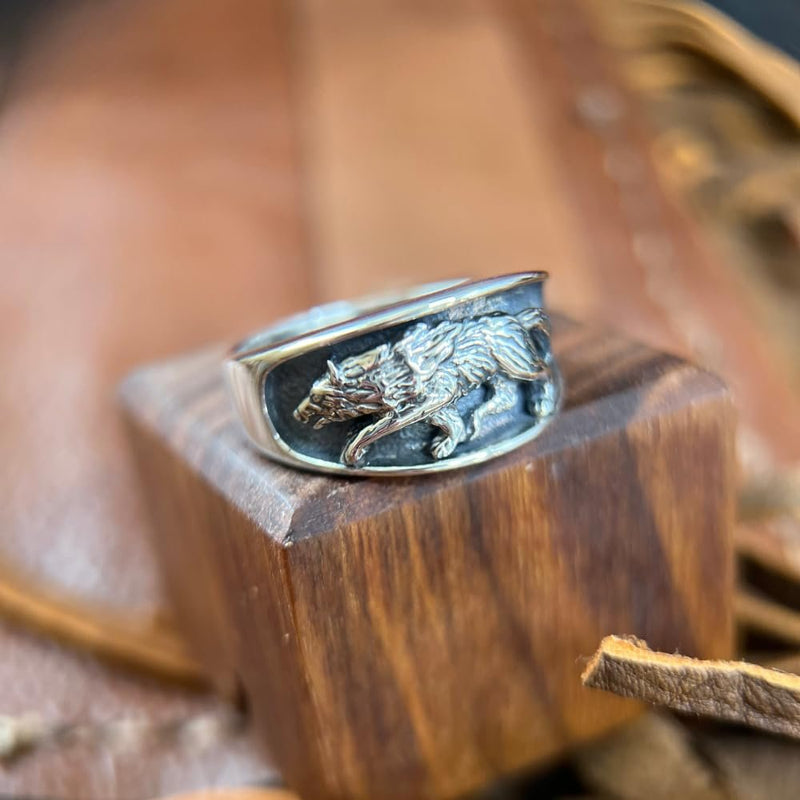 Sterling Silver Grey Wolf Ring, Size 13