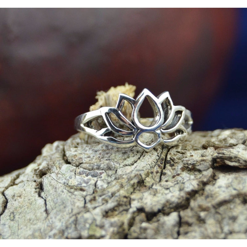 Exquisite Sterling Silver Lotus Flower Ring - Symbol of Purity and Rebirth