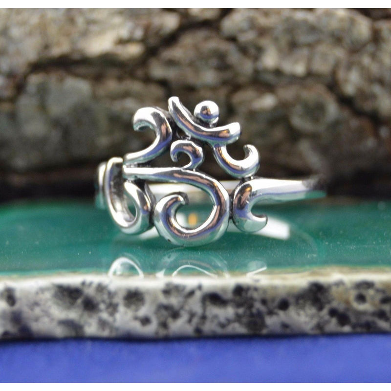 Beautiful sterling silver ring sanskrit OM ohm design