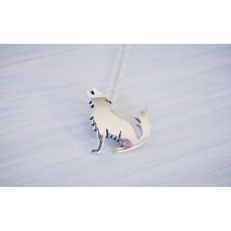 925 Sterling Silver Wolf Pendant, Howling Wolf Pendant, Wolf Howling at The moon Pendant